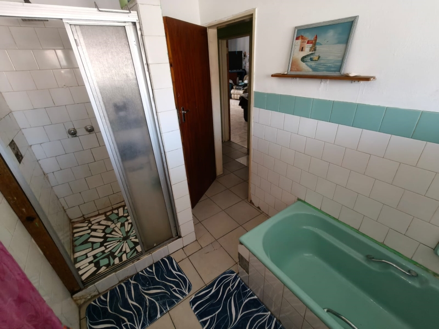 To Let 4 Bedroom Property for Rent in Oos Einde North West